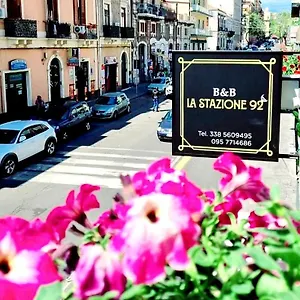https://bnb-la-stazione-92.taorminaitalyhotels.com
